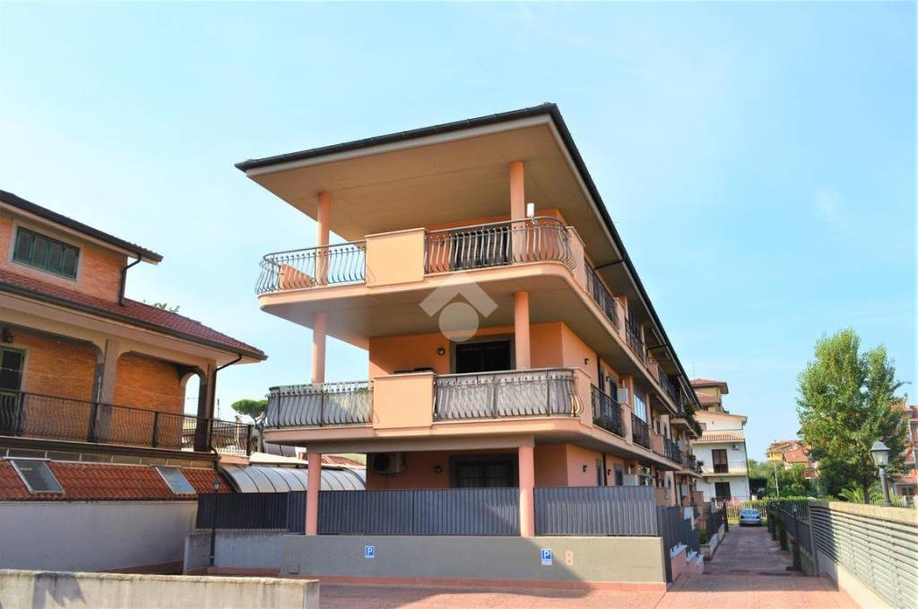 appartamento in vendita a Roma in zona Borghesiana