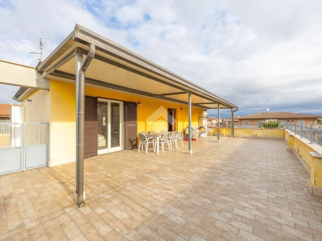 appartamento in vendita a Roma in zona Castelverde