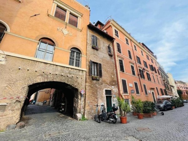 negozio in vendita a Roma in zona Trastevere
