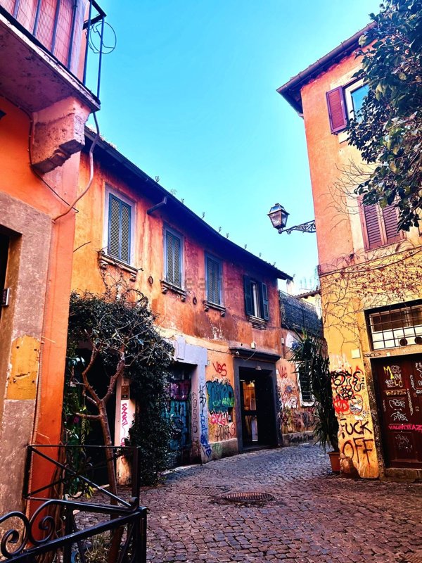 appartamento in vendita a Roma in zona Trastevere