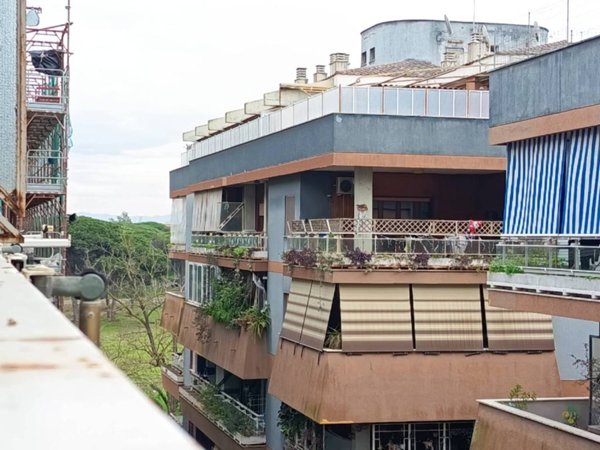 appartamento in vendita a Roma in zona EUR