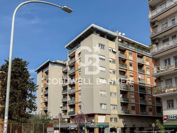appartamento in vendita a Roma in zona Ardeatino