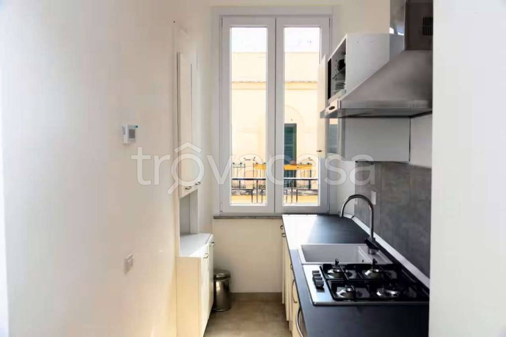 negozio in vendita a Roma in zona Esquilino