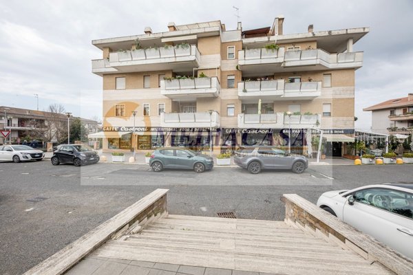 appartamento in vendita a Roma in zona Tor di Quinto