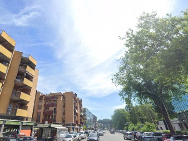 negozio in vendita a Roma in zona Ardeatino