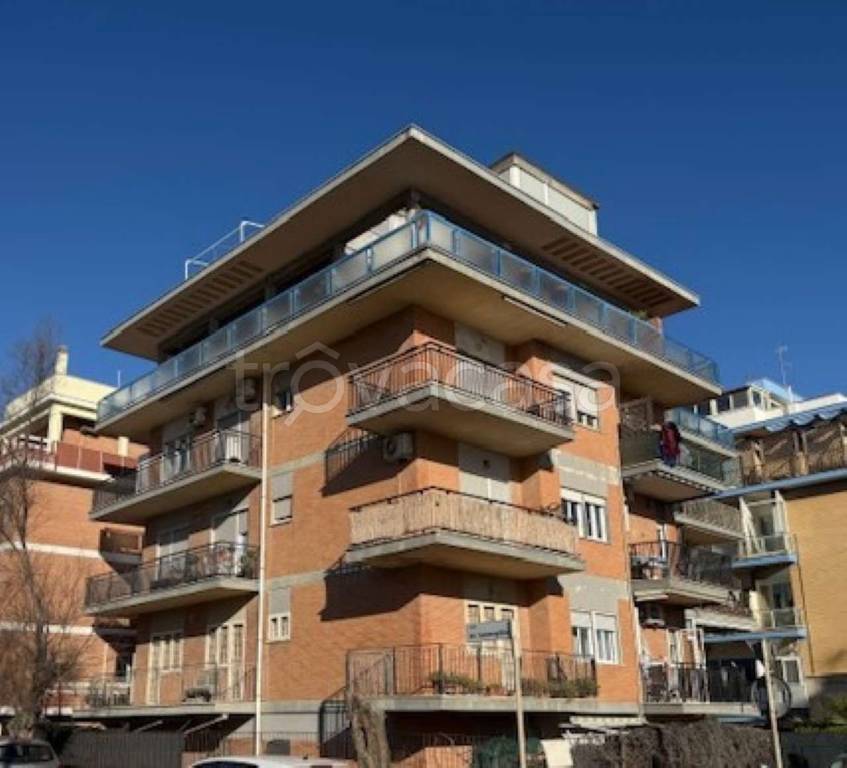 appartamento in vendita a Roma in zona Ostia
