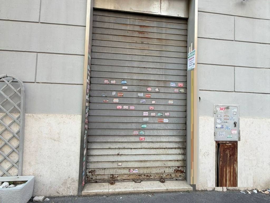 negozio in vendita a Roma in zona Prenestino-Centocelle