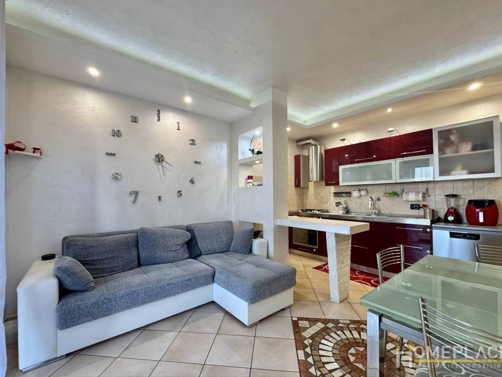 appartamento in vendita a Roma in zona Lunghezza