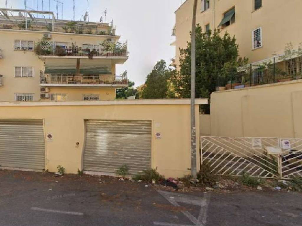 locale commerciale in vendita a Roma in zona Monte Sacro/Talenti