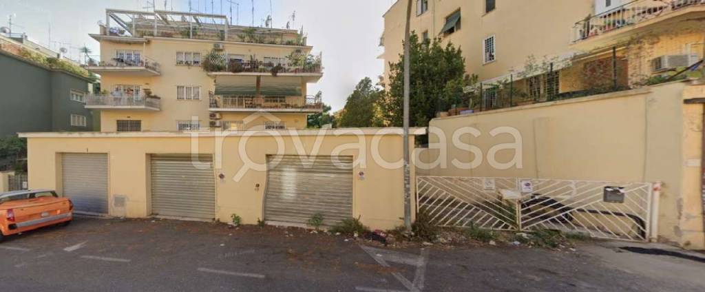 locale commerciale in vendita a Roma in zona Monte Sacro/Talenti