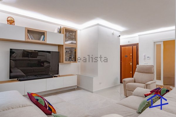 appartamento in vendita a Roma in zona Giuliano Dalmata