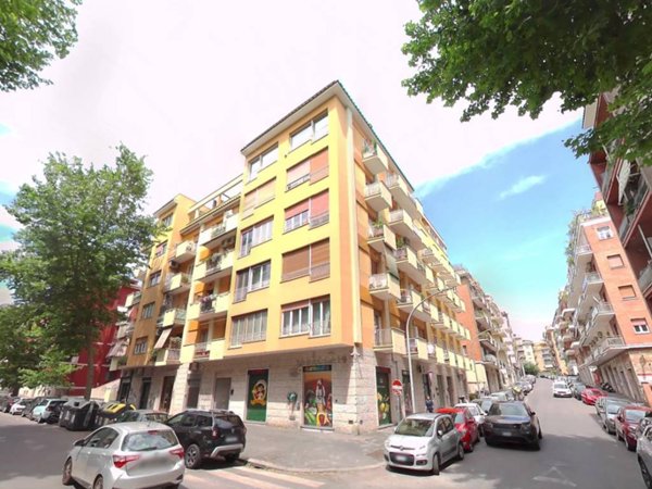 appartamento in vendita a Roma in zona Appio Latino