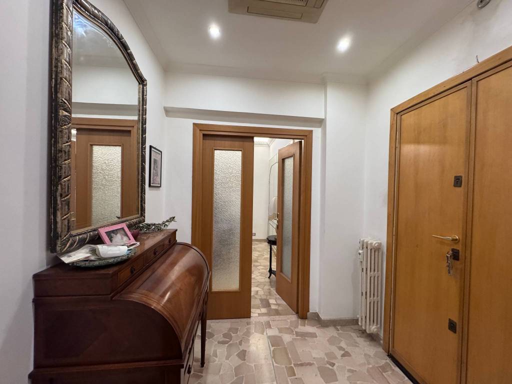 appartamento in vendita a Roma in zona Cinecittà