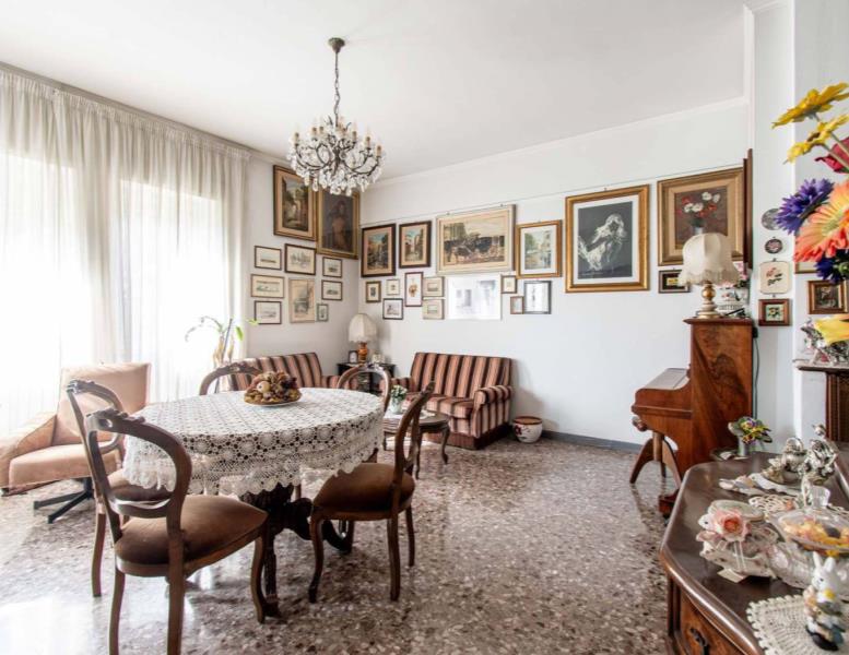 appartamento in vendita a Roma in zona Ostiense