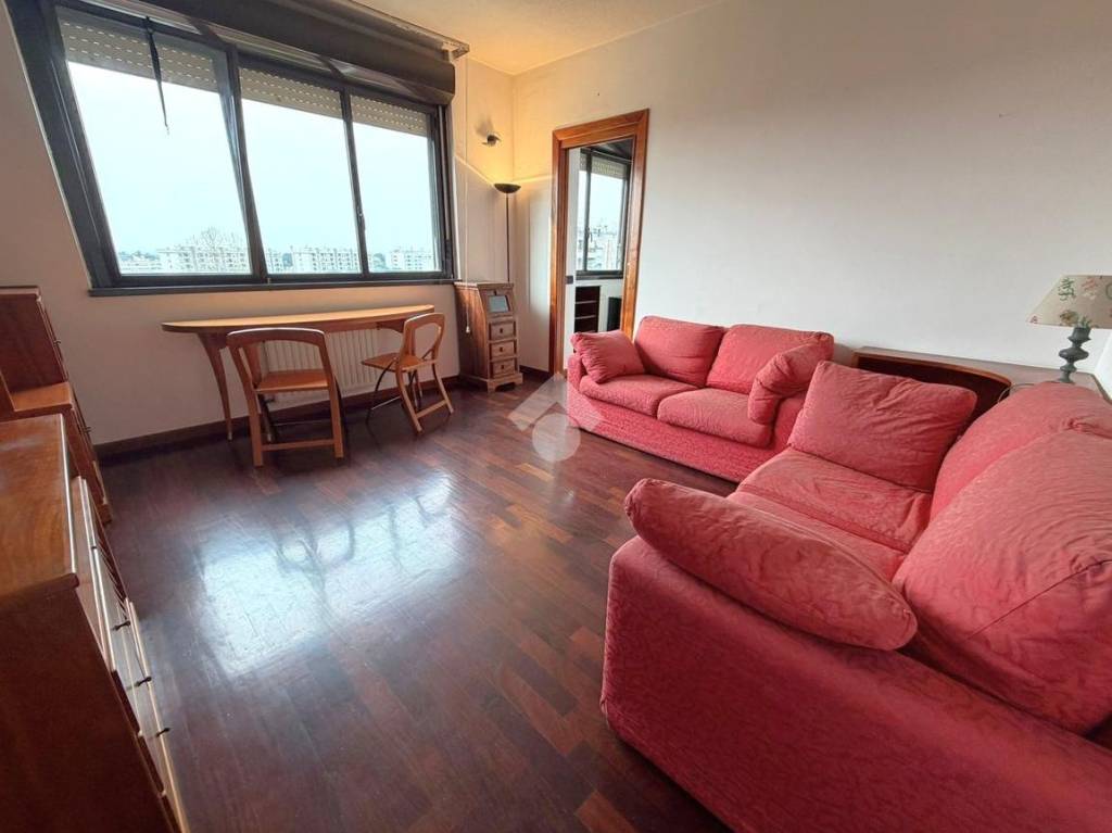 appartamento in vendita a Roma in zona Spinaceto