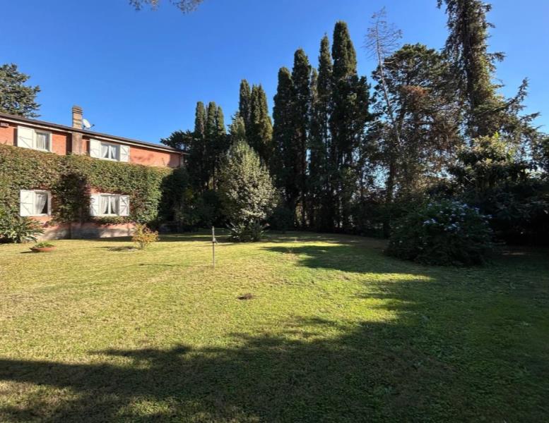 casa indipendente in vendita a Roma in zona Casal Palocco