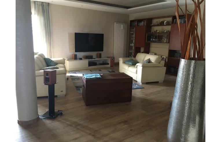 casa indipendente in vendita a Roma in zona Borghesiana