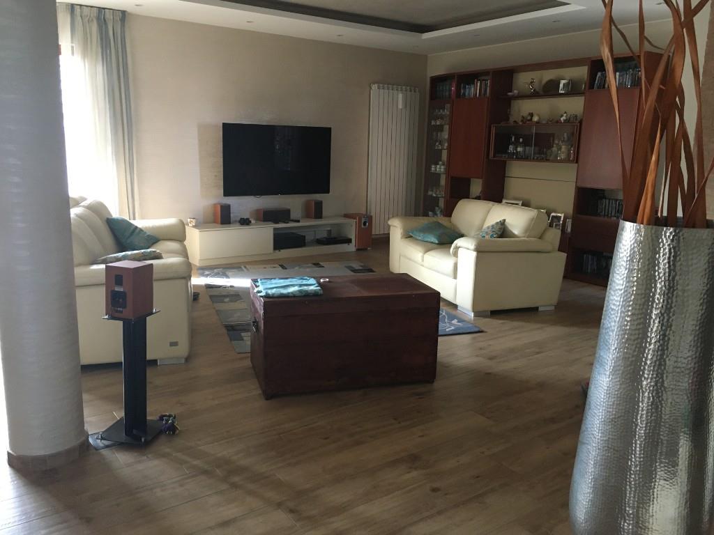 casa indipendente in vendita a Roma in zona Borghesiana