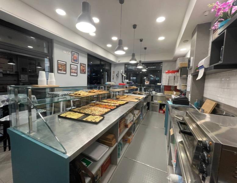 negozio in vendita a Roma in zona Tuscolano