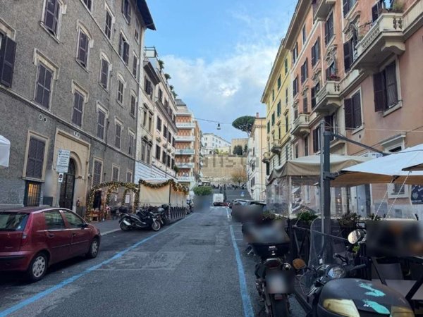 casa semindipendente in vendita a Roma