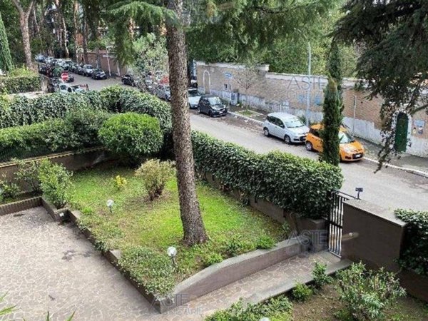 appartamento in vendita a Roma in zona Della Vittoria