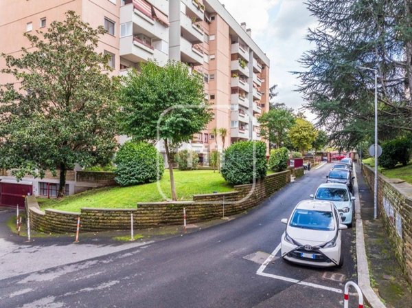 appartamento in vendita a Roma in zona Ardeatino