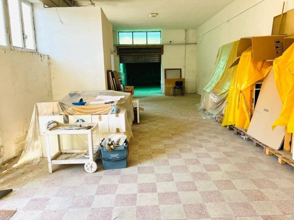 locale commerciale in vendita a Roma in zona Ostia