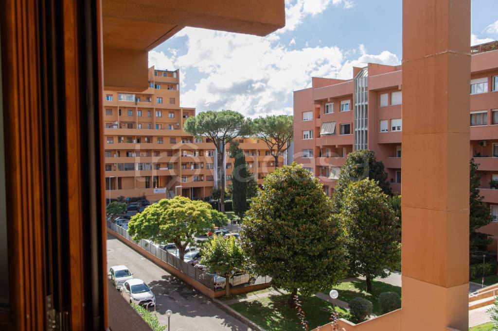 appartamento in vendita a Roma in zona Ardeatino