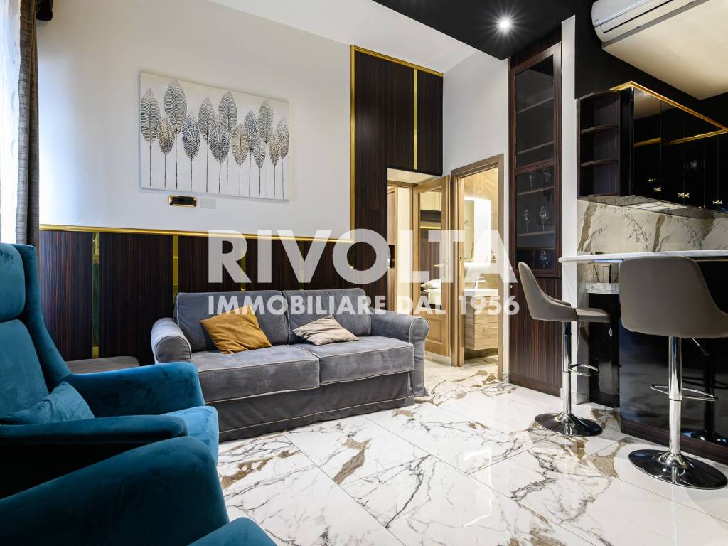 appartamento in vendita a Roma in zona Trevi-Colonna