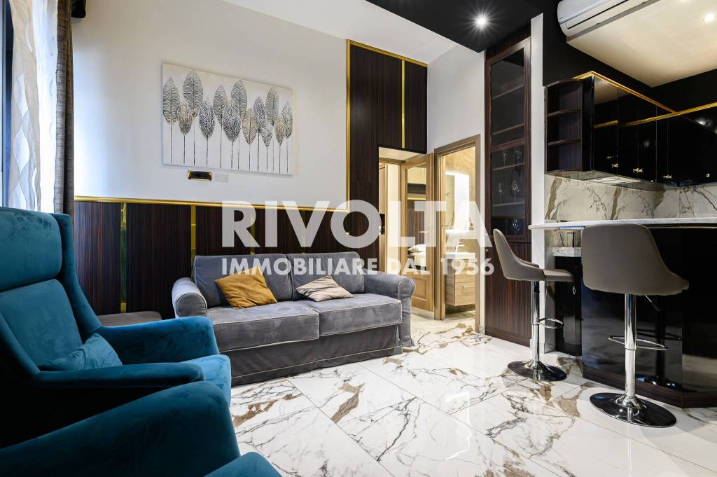 appartamento in vendita a Roma in zona Trevi-Colonna