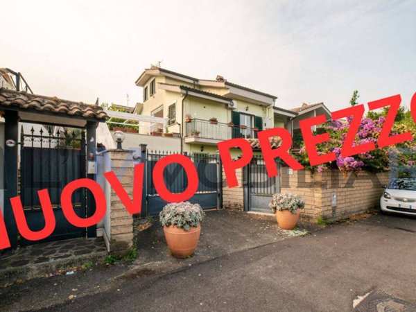 casa indipendente in vendita a Roma in zona Ardeatino