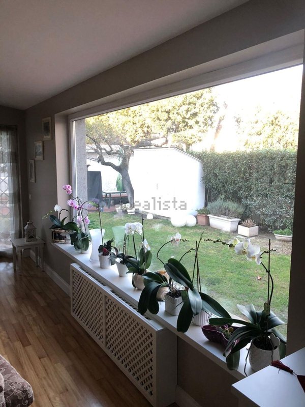 casa indipendente in vendita a Roma in zona Casal Palocco