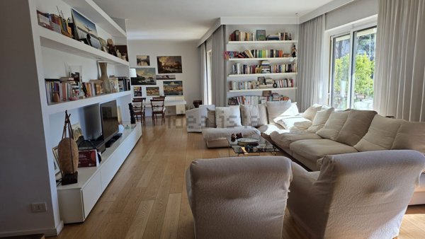 appartamento in vendita a Roma in zona EUR