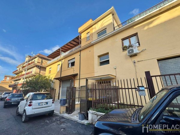 appartamento in vendita a Roma in zona Borghesiana