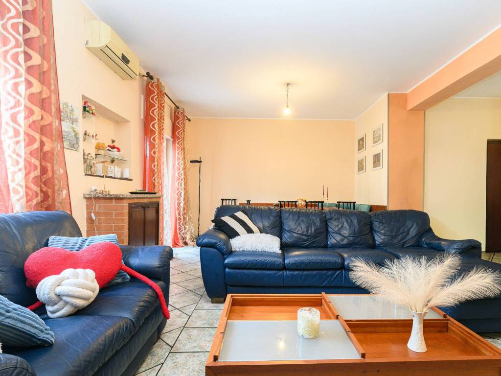 appartamento in vendita a Roma in zona Ostiense