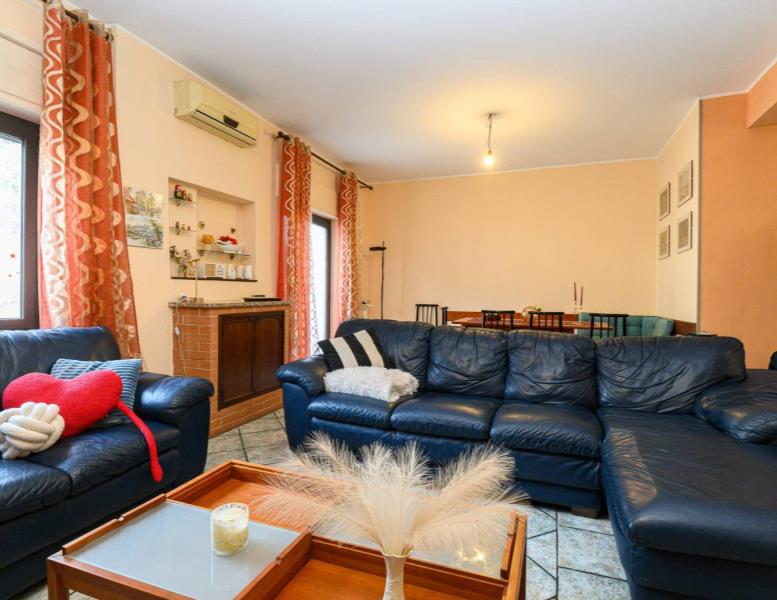 appartamento in vendita a Roma in zona Ostiense