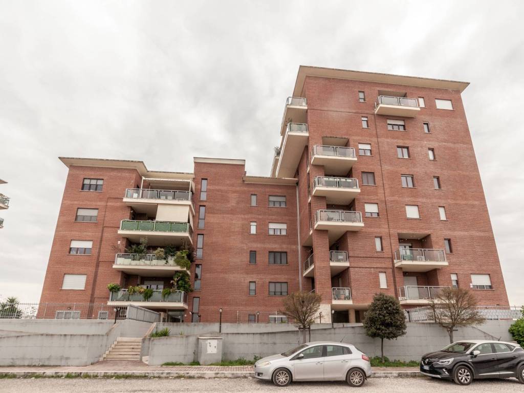 appartamento in vendita a Roma in zona Casal Monastero