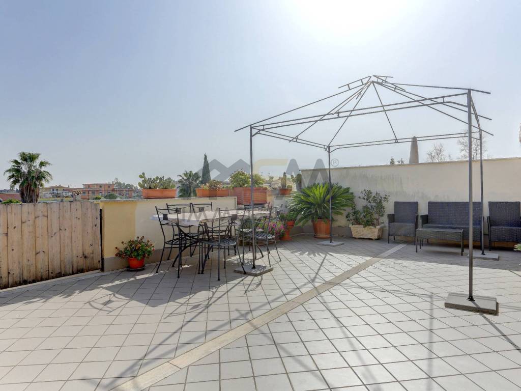 appartamento in vendita a Roma in zona Piana del Sole