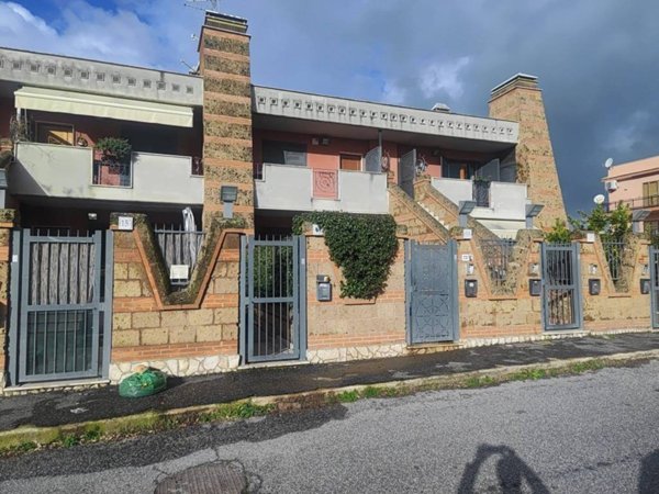 appartamento in vendita a Roma in zona Valle Muricana