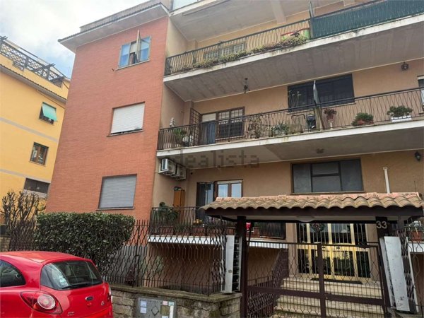 appartamento in vendita a Roma in zona Torrione Cerquetta