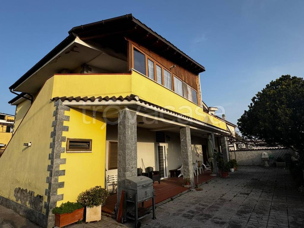 appartamento in vendita a Roma in zona Piana del Sole