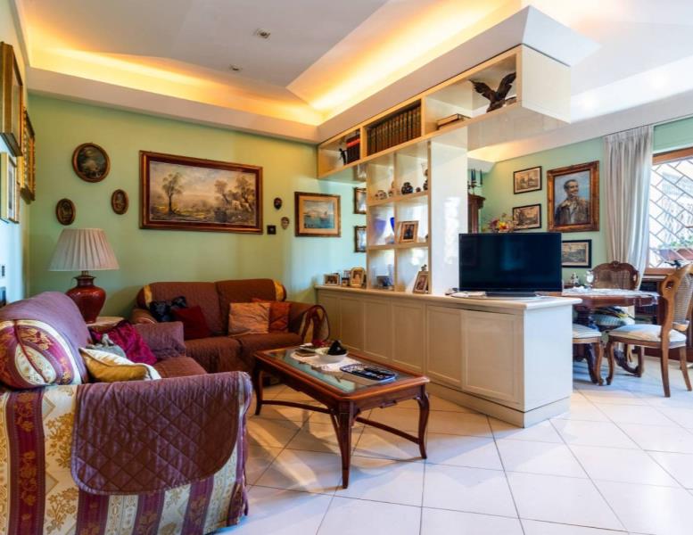 appartamento in vendita a Roma in zona Tre Pini - Poggio dei Fiori