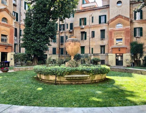 appartamento in vendita a Roma in zona Testaccio
