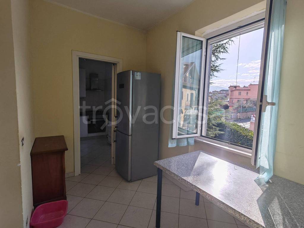 appartamento in vendita a Roma in zona Torre Angela