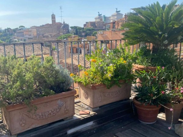 appartamento in vendita a Roma in zona Celio