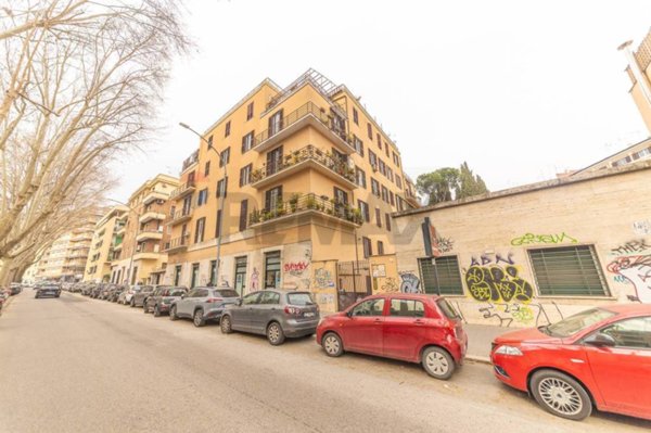 appartamento in vendita a Roma in zona Appio Latino