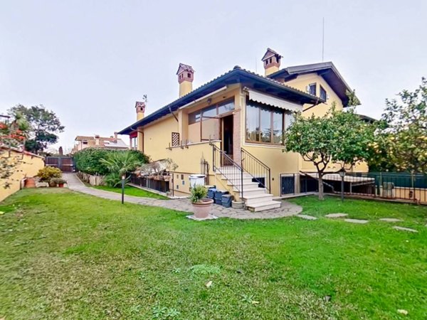 casa indipendente in vendita a Roma in zona EUR