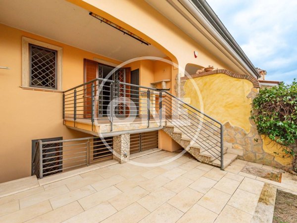 casa indipendente in vendita a Roma