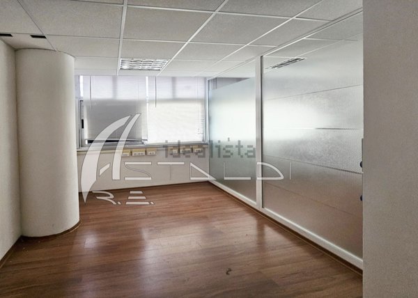 ufficio in vendita a Roma in zona Portuense