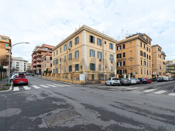 appartamento in vendita a Roma in zona Appio Latino